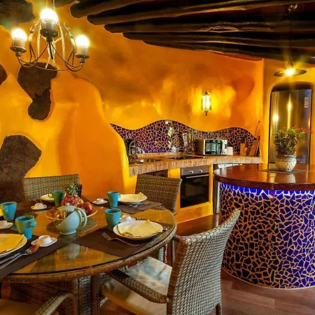 Concha - Sonnenbett, Sauna, Traumhafter Meerblick, Beheizter Pool, Billiard, Tischtennis Tatil Evi *