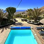 Concha - Sonnenbett, Sauna, Traumhafter Meerblick, Beheizter Pool, Billiard, Tischtennis La Asomada (Lanzarote)